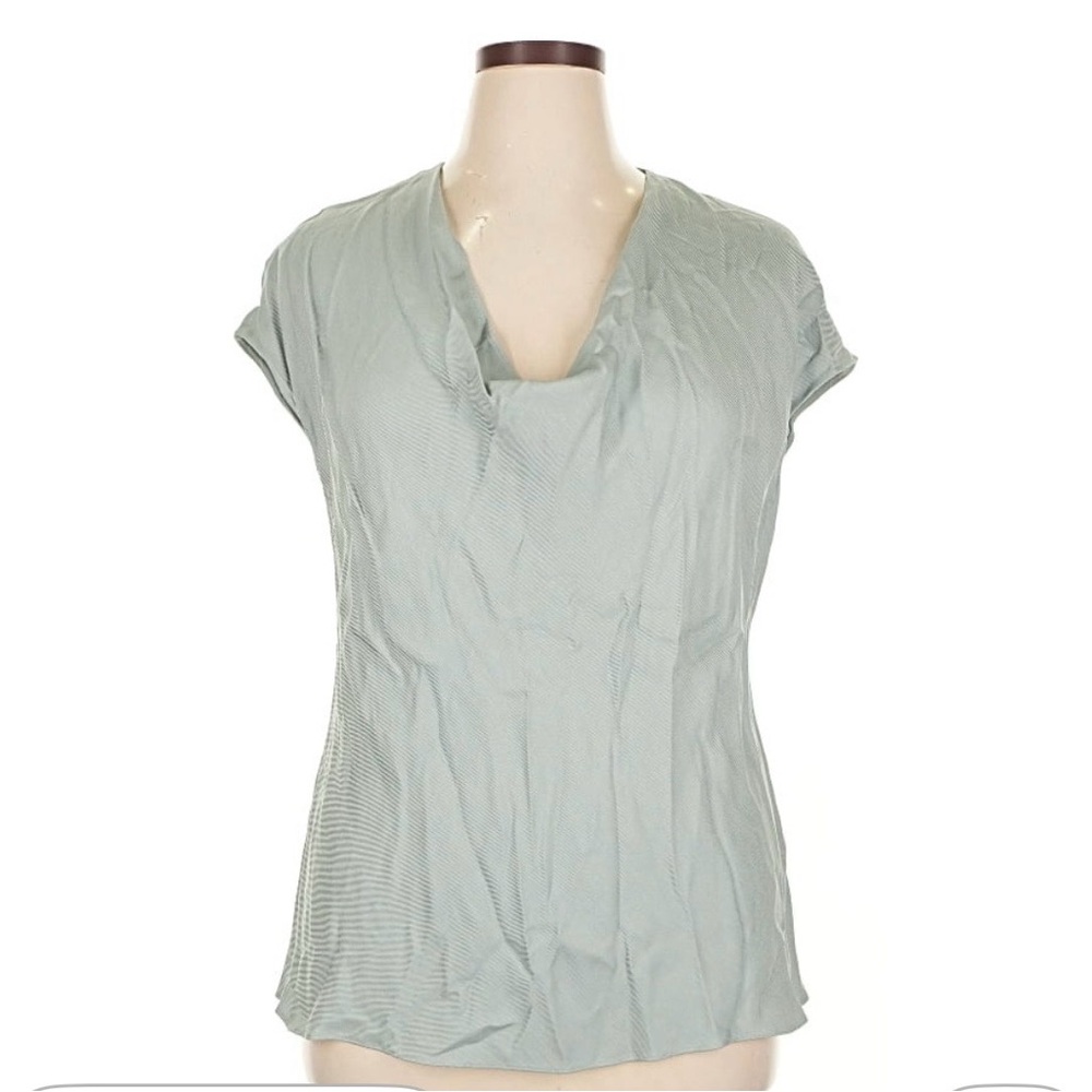 Elegant Women's Top in Light Green
